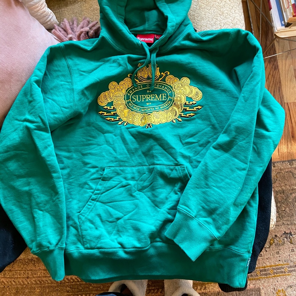 Supreme Sweatshirt